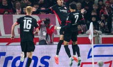 九游娱乐新闻-包含法兰克福豪取关键胜利，冲刺欧战资格成功的词条