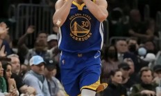 九游娱乐新闻-库里受伤！汤普逊再度复出为勇士全队带来新希望