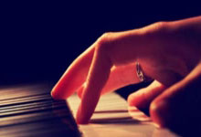 马拉AGA球队引进前巴黎圣日耳曼球员，队伍士气大增