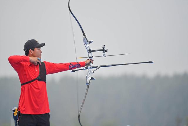 射箭男子单打赛事不负期望，模样迷人