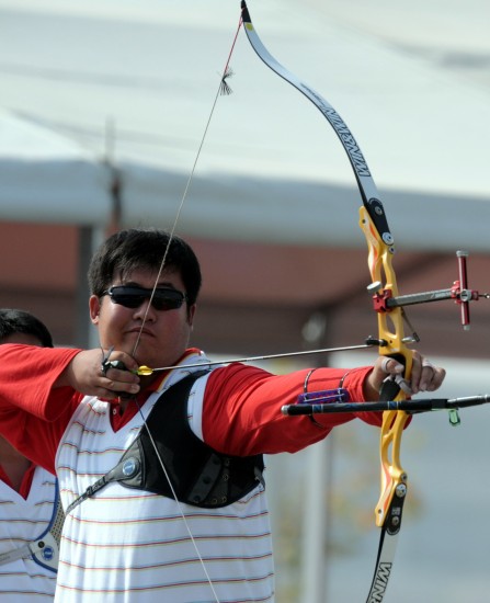射箭男子单打赛事不负期望，模样迷人