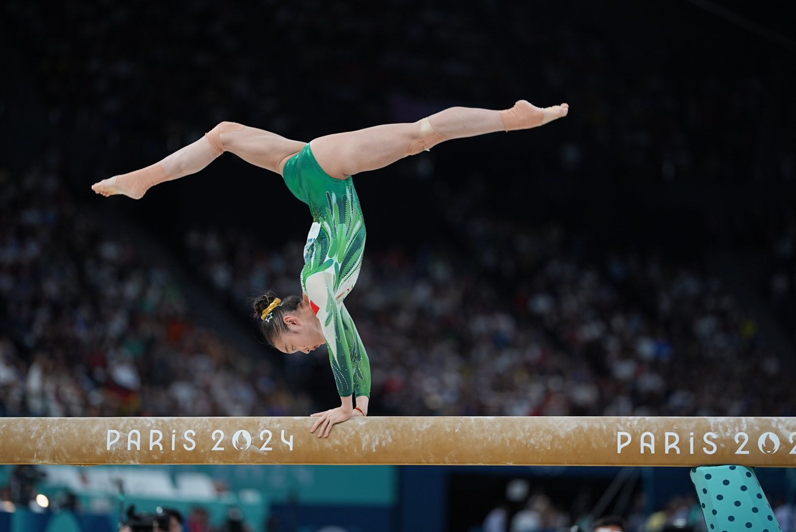 中国体操选手夺得平衡木比赛铜牌