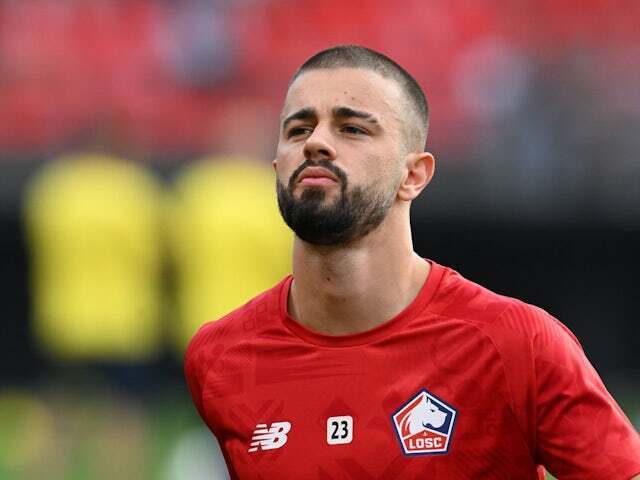 包含里尔主场击败里昂，保持不败势头的词条