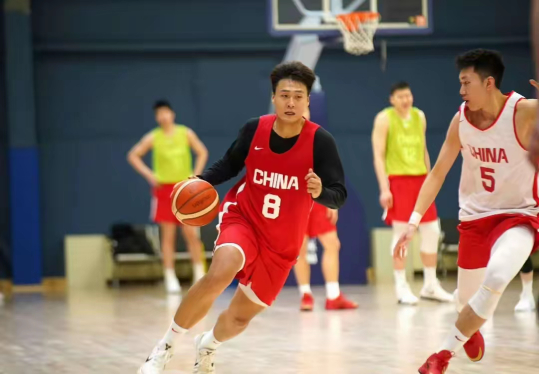 包含本赛季国内篮球联赛竞争激烈，场场角逐都惊心动魄的词条