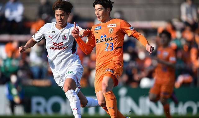 上海绿地申鑫客场逼平河南建业，保持客场不败的简单介绍