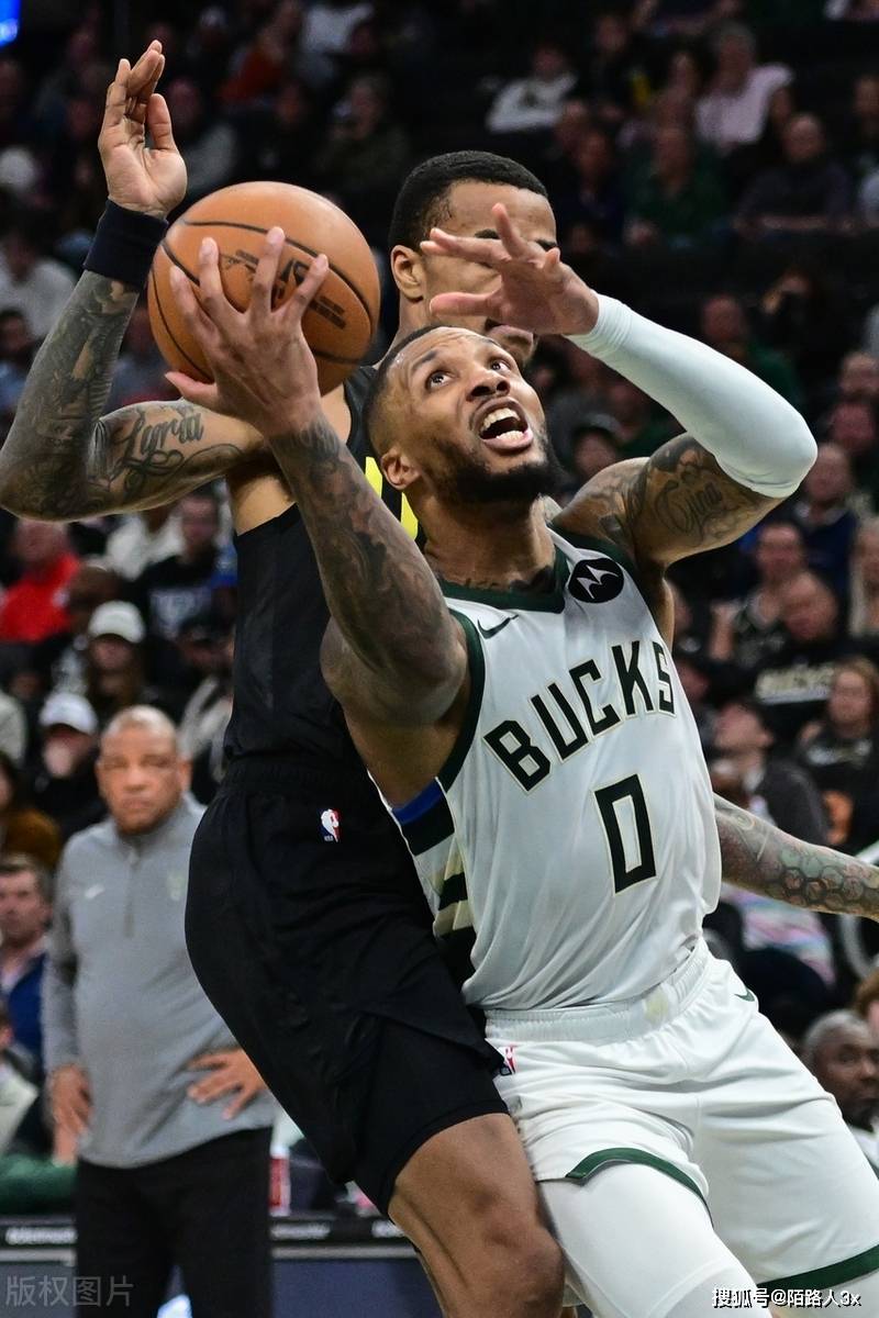 关于雄鹿爵士顶级对决，字母哥联手米切尔致胜摆设的信息