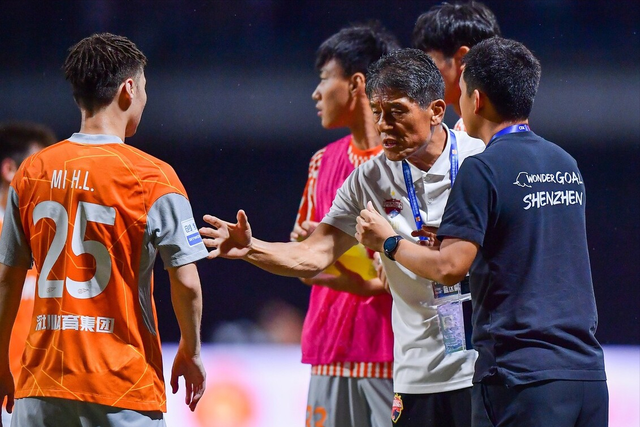 包含郜林伤愈复出，广州恒大客场击败对手的词条