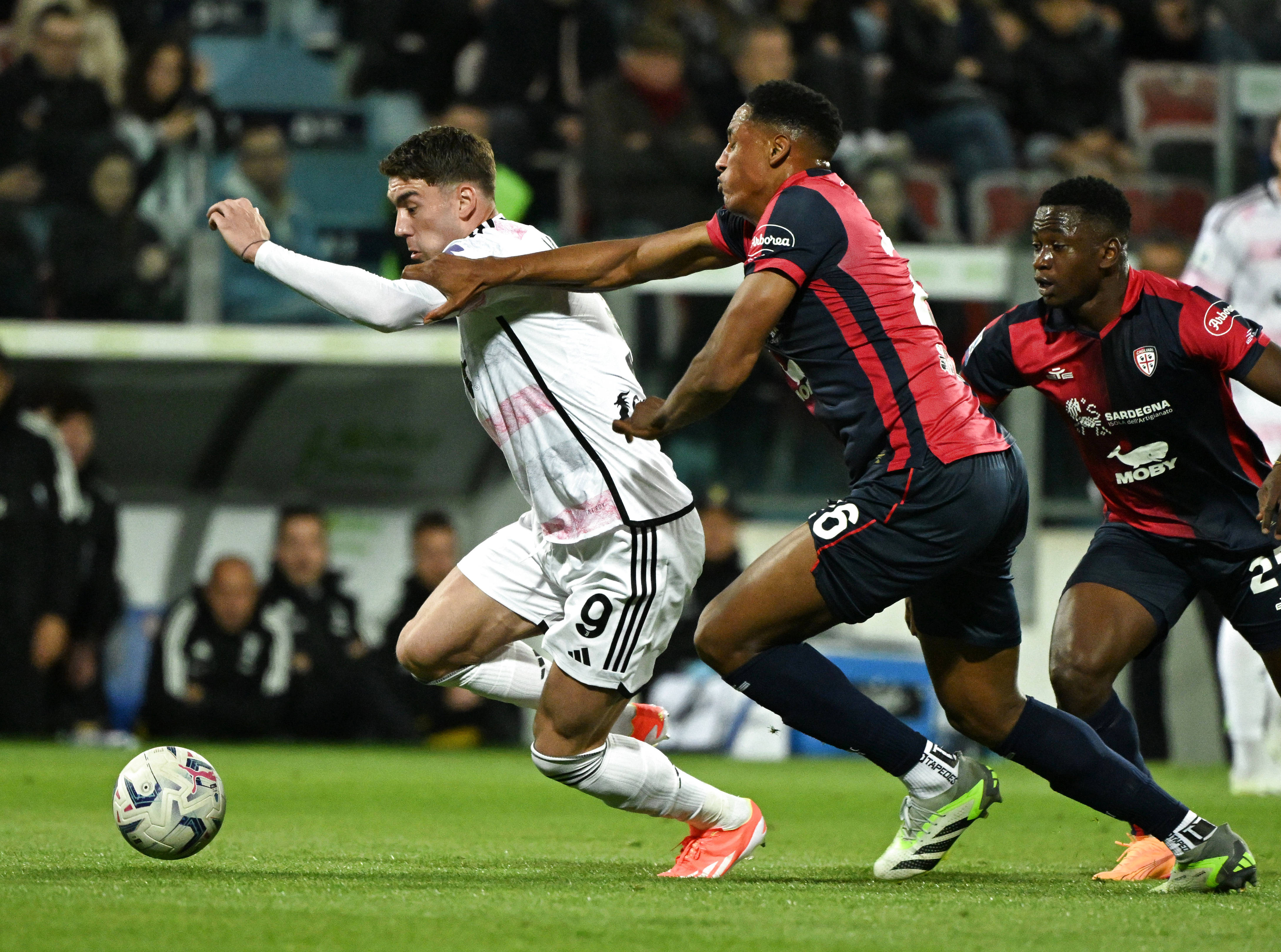 卡利亚里主场战胜卡利亚里,延续主场强势的简单介绍 卡利亚里主场战胜卡利亚里,延续主场强势的简单介绍