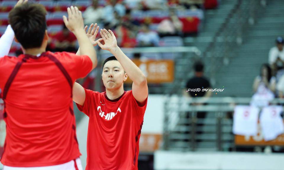 山东男篮一路高歌,多点开花战胜江苏队 山东男篮一路高歌,多点开花战胜江苏队