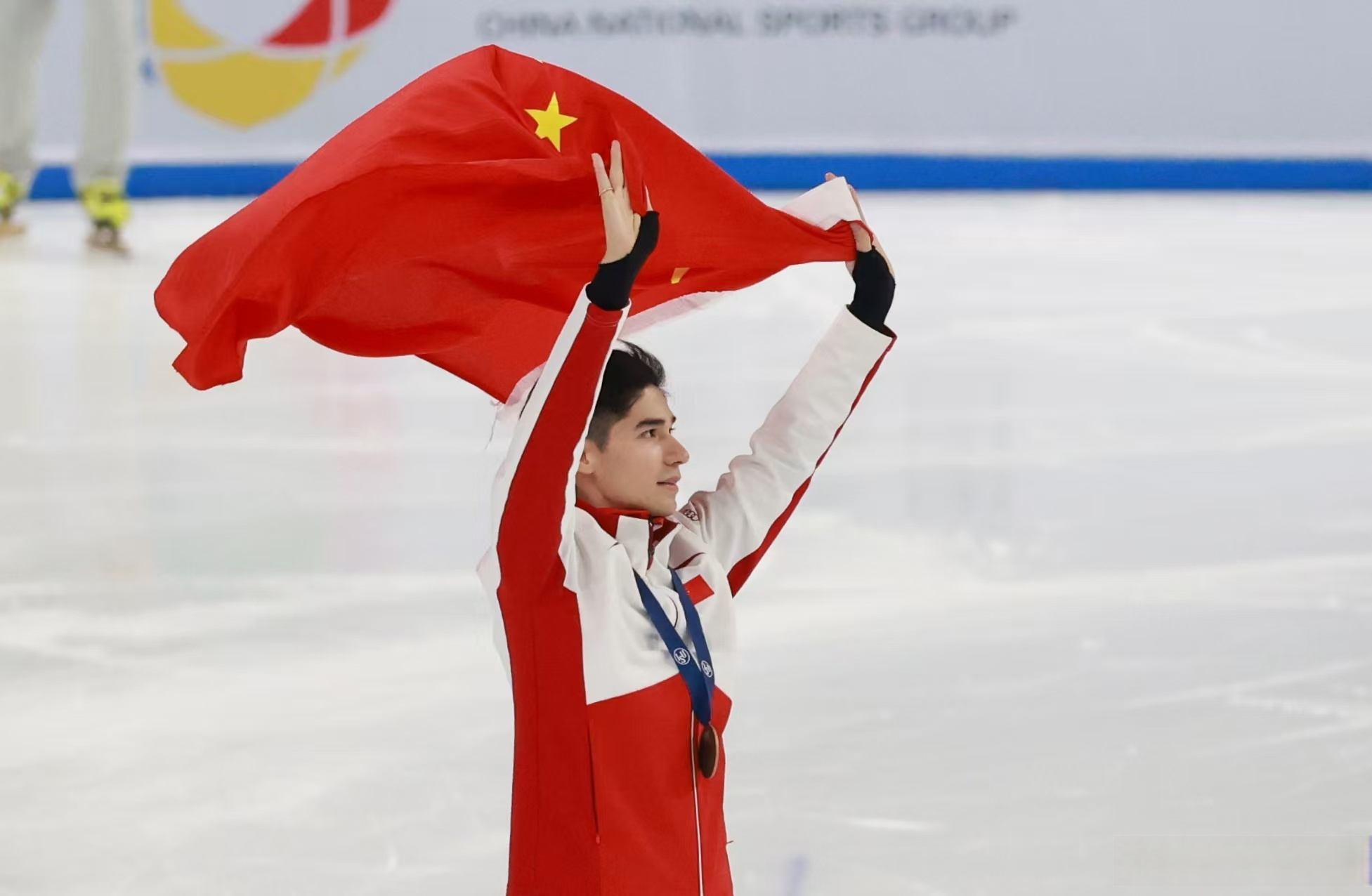 加拿大队球员实力超群一鼓作气赢得比赛的简单介绍