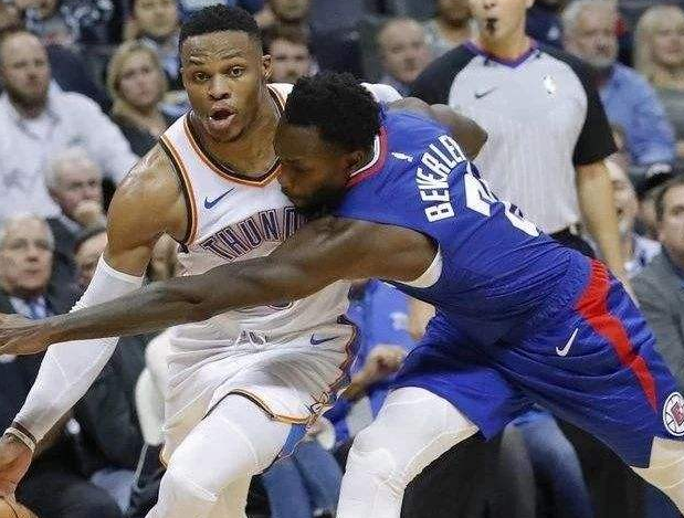 猛龙火箭大战,场上擦出激烈火花的简单介绍 猛龙火箭大战,场上擦出激烈火花的简单介绍