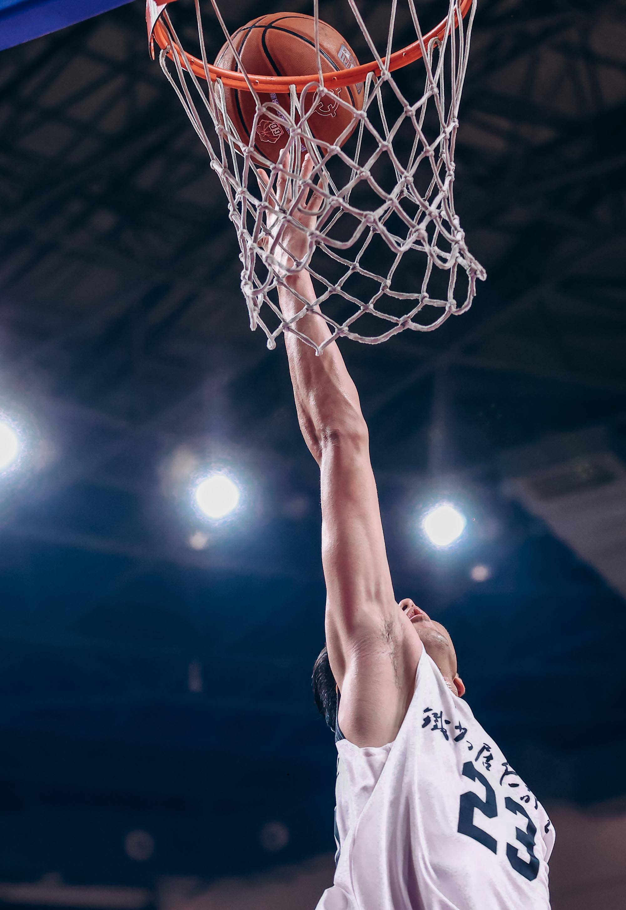 篮球比赛中球队的实力展现得淋漓尽致的简单介绍 篮球比赛中球队的实力展现得淋漓尽致的简单介绍