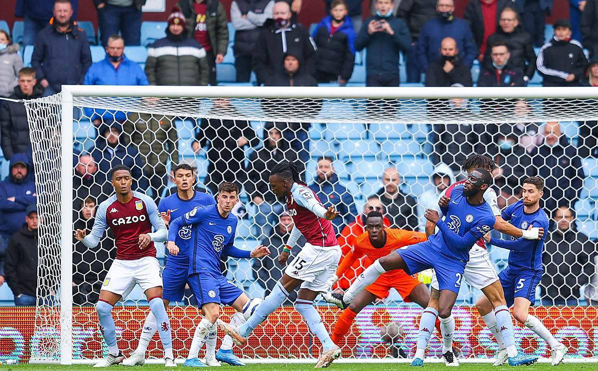 关于华沙联主场战平西汉姆联，保持不败状态的信息