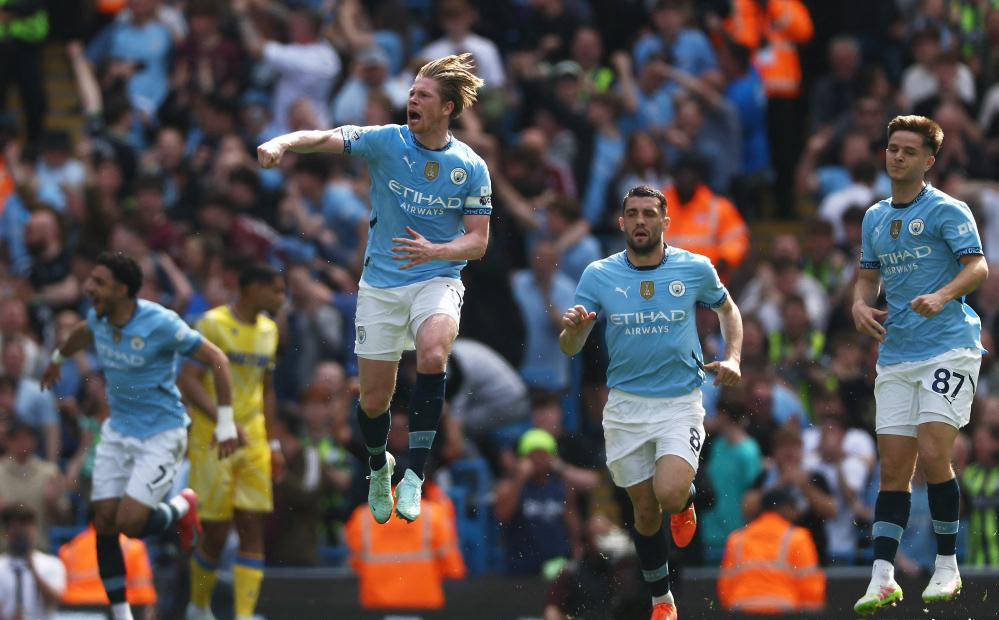 曼城主场取胜,笑傲欧洲赛场 曼城主场取胜,笑傲欧洲赛场