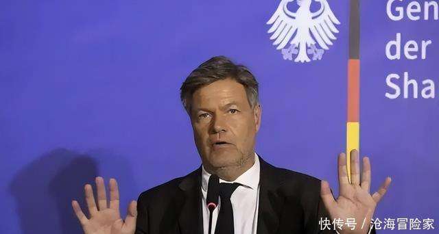 德国主帅高度评价球迷支持！呼吁全队团结一心的简单介绍