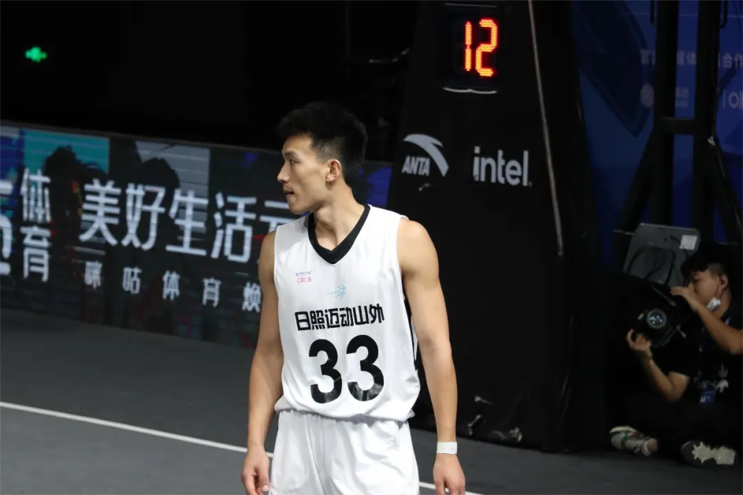 篮球职业联赛球员的个人表现获得认可 篮球职业联赛球员的个人表现获得认可