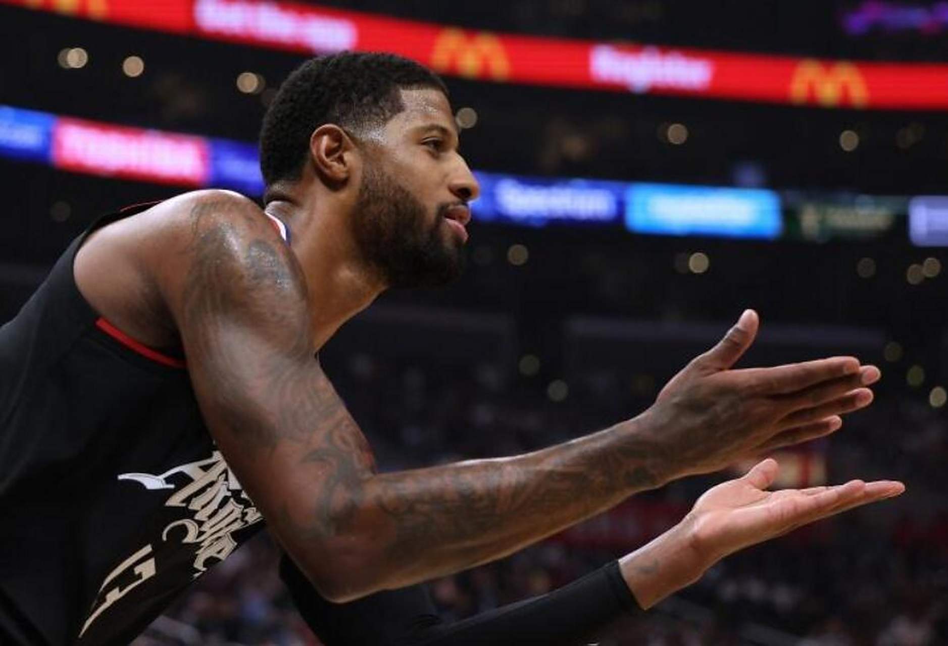 包含快船大胜魔术，乔治状态火热砍下35分的词条