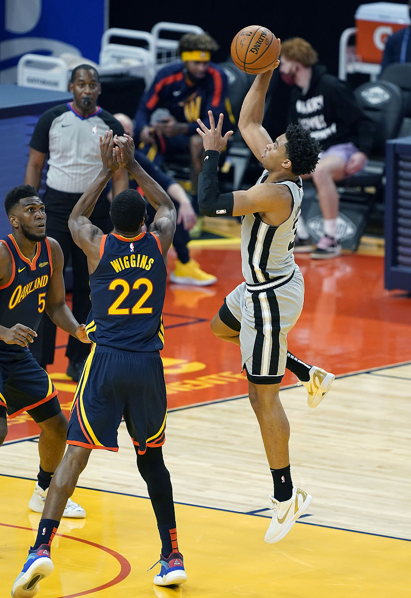 掘金再胜爵士，取得连胜